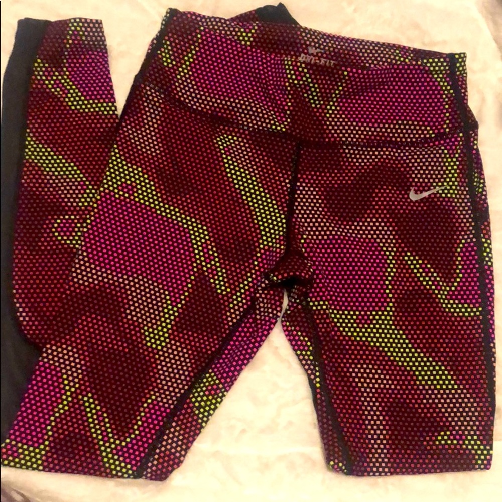 Like new Nike Dri-Fit athletic leggings